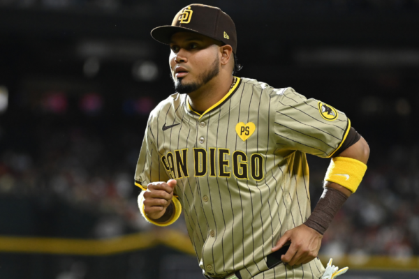 Luis Arráez, quien cumplirá 28 años el 9 de abril, bateó para .318 en 117 juegos después de ser cambiado a los Padres desde los Marlins el pasado mayo