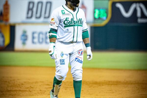 Robinson Canó lidera a las Estrellas  en promedio de bateo (.417) y carreras empujadas (8), renglón este último en el cual encabeza todo el Round Robin.