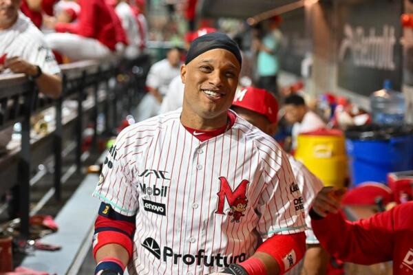 “Para mí fue una decisión más familiar que otra cosa”, explicó Robinson Canó sobre aceptar volver a los Diablos. “Realmente no fue una decisión difícil porque en Diablos Rojos somos una familia, por el trato que nos dan, por la forma en que se vive el día a día, es estar viviendo en familia y por eso no fue difícil decidir volver”.