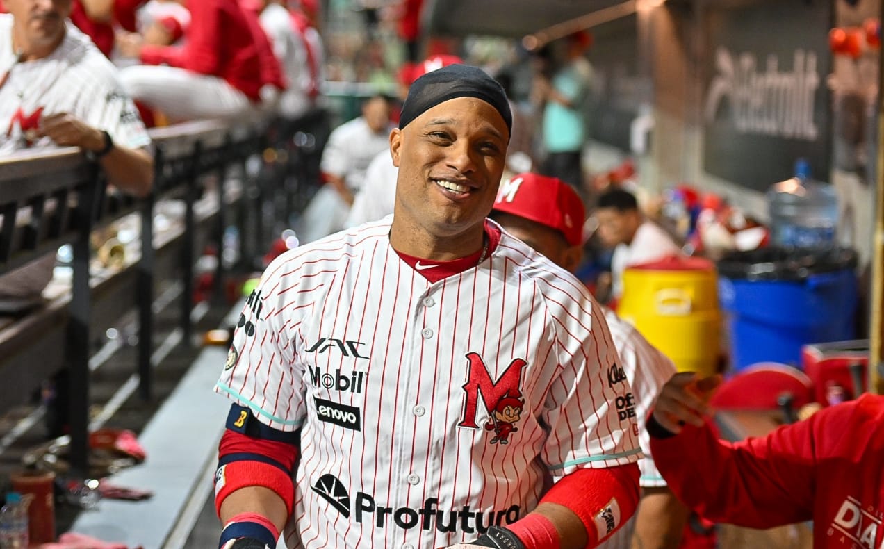 “Para mí fue una decisión más familiar que otra cosa”, explicó Robinson Canó sobre aceptar volver a los Diablos. “Realmente no fue una decisión difícil porque en Diablos Rojos somos una familia, por el trato que nos dan, por la forma en que se vive el día a día, es estar viviendo en familia y por eso no fue difícil decidir volver”.