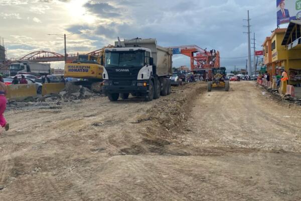 Choferes del KM 9 exigen indemnización y se quejan de la lentitud de los trabajos de ampliación