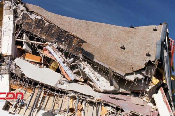 Colapsa edificio en construcción en La Romana; varias personas quedaron atrapadas