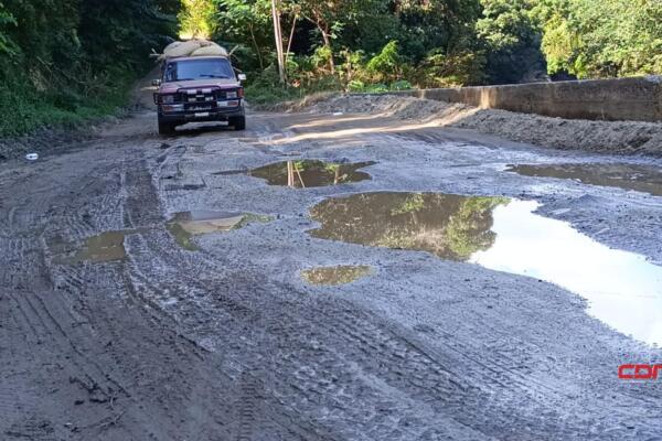 Lamentan las condiciones en que se encuentra el tramo carretero que comunica a toda esa zona. Foto: Fuente externa 
