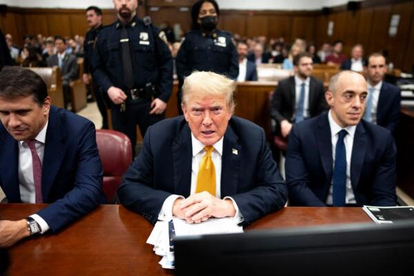 Donald Trump sugirió que le gustaría que su predecesor, Joe Biden, enfrentara investigaciones que definió como 