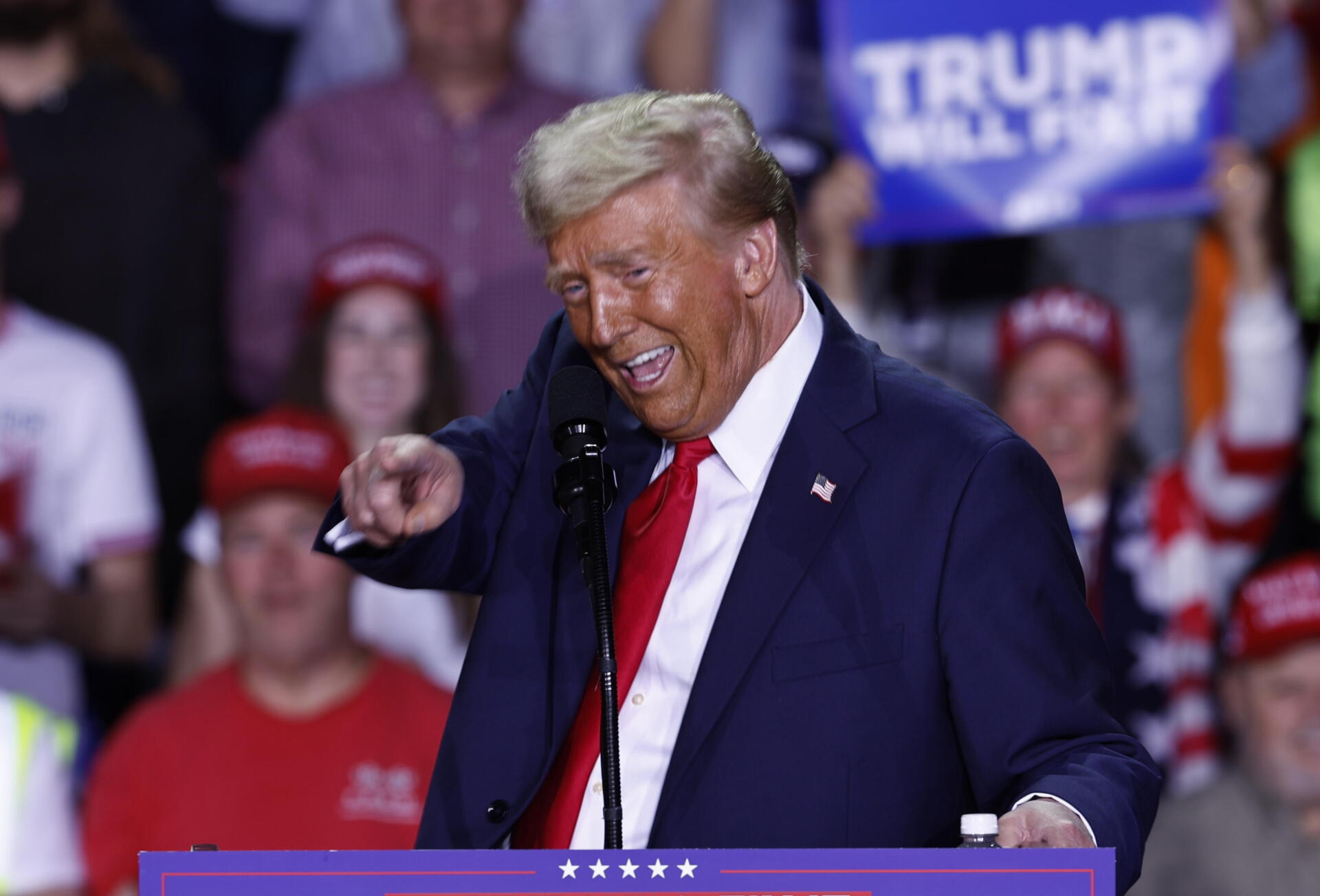 Trump insiste en que Canadá debería formar parte de EE.UU. tras la renuncia de Trudeau