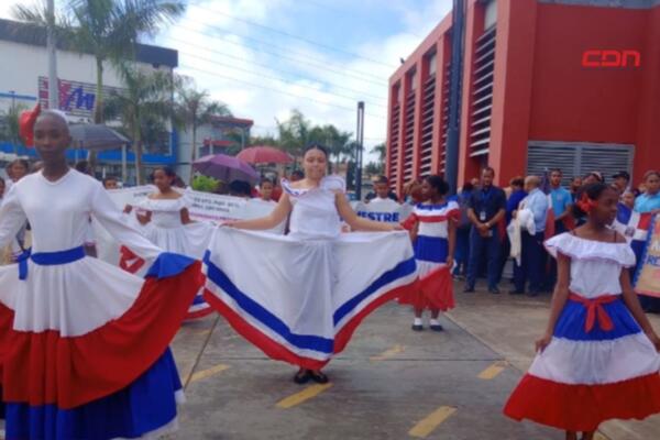 El acto de apertura, que incluyó un corte de cinta, fue encabezado por el director distrital, Leonidas Rafael Uribe. (foto, fuente externa)