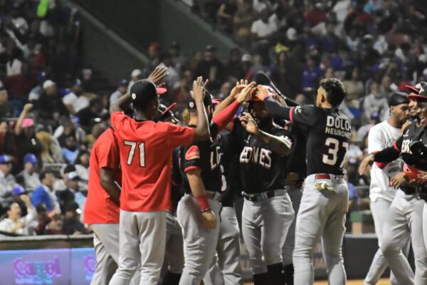 El Escogido vencio al Licey este lunes 13 de enero del 2025