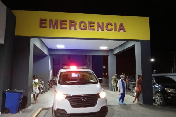 Un raso del Ejército de República Dominicana fue asesinado de varios disparos y un civil resulto herido en medio de una balacera en Barahona.