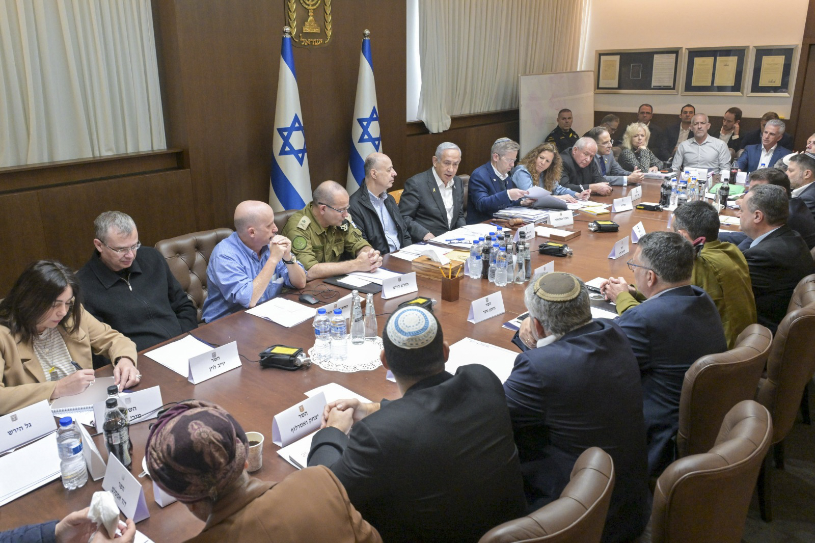 Gobierno de Israel aprueba acuerdo de alto el fuego con Hamás