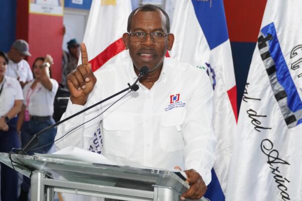 Gobierno inicia proceso de titulación en Boca Chica