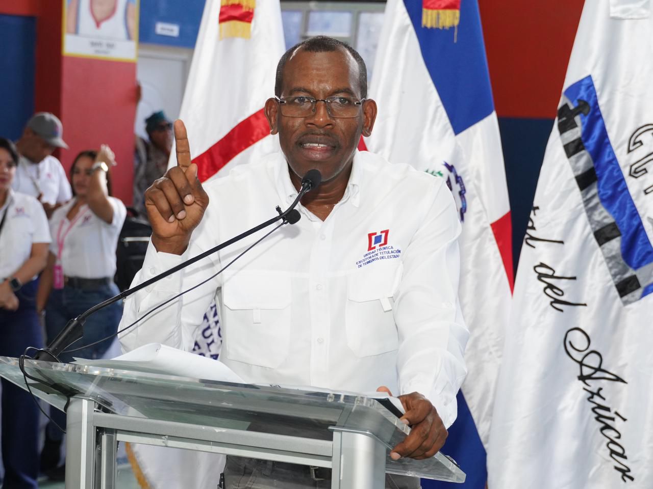 Gobierno inicia proceso de titulación en Boca Chica