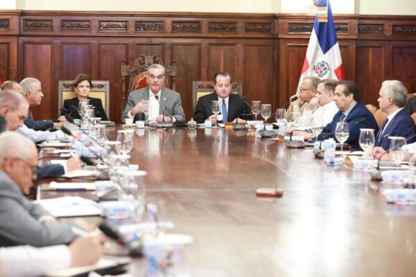 Gobierno pasa balance a metas durante primer Consejo de Ministros del año