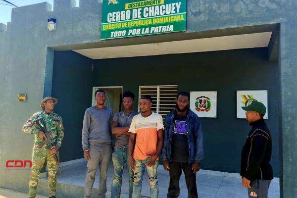 Ejército detiene 1,936 haitianos indocumentados durante operativos realizados el fin de semana. (foto, fuente externa)