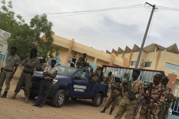 Hombres armados atacan el palacio presidencial de Chad
