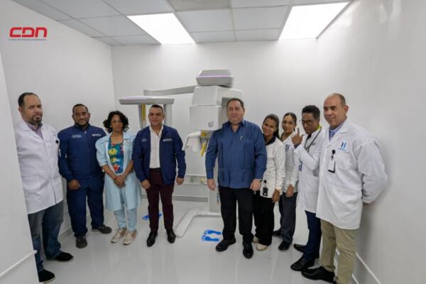 Inauguran unidad de tomografía y radiografía panorámica en el hospital Ney Arias Lora. (foto, fuente externa)