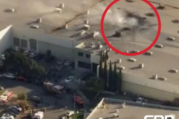 Aeronave cae en el techo de un galpón comercial en California.