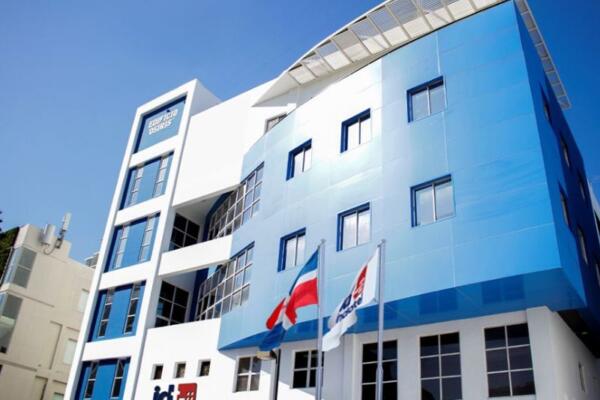 Fachada del Instituto Dominicano de las Telecomunicaciones (Indotel).