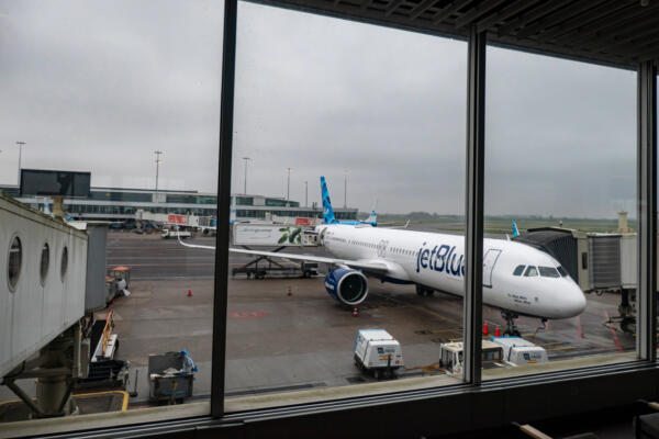 JetBlue recibe multa de 2 millones de dólares por sus retrasos