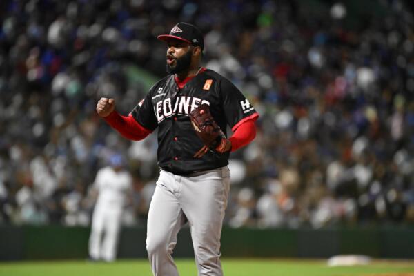 Johnny Cueto dominó al Licey en la victoria del Escogido en el juego tres de la final de la pelota invernal
