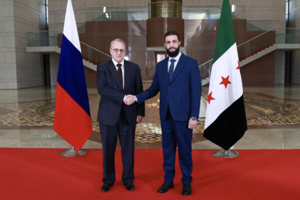 El viceministro de exteriores ruso, Mijaíl Bogdánov, durante la reunión mantenida con el líder de Siria, Ahmed al Sharaa, en Damasco. EFE/SANA (Agencia Árabe Siria de Noticias) 