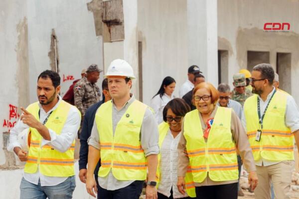 El Ministro Bonilla expresó su compromiso con el proyecto, asegurando que la entrega será de la más alta calidad. (foto, fuente externa)