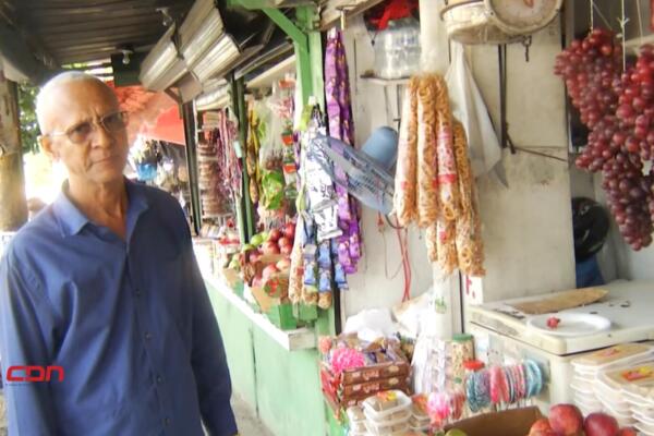 Los vendedores, que llevan más de 20 años en el área, piden ser indemnizados y reubicados. (foto, fuente externa)