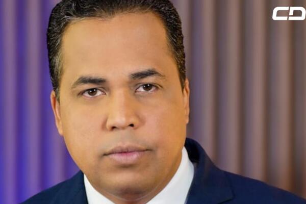 Programa Info X Dos vuelve al aire de la mano del periodista Paúl Pimentel