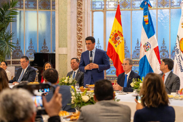 David Collado calificó como un éxito total la participación de RD en Fitur, donde cerró con inversiones de US$6,750 millones.