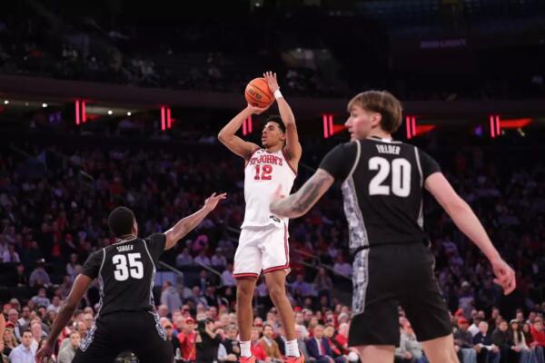 RJ. Luis al ataque por St Johns
