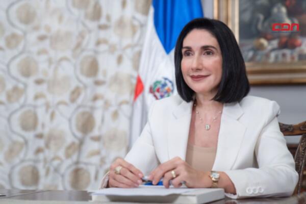 Raquel Arbaje presenta memorias de su gestión como Primera Dama. (foto, fuente externa)