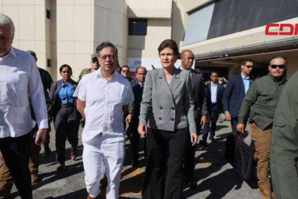 Vicepresidenta Raquel Peña y el presidente de Colombia, Gustavo Petro.