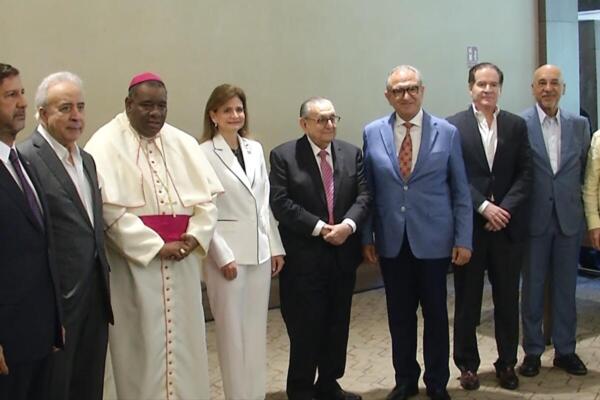 Reconocen trayectoria del comunicador Julio Hazim y sus 40 años en la televisión
