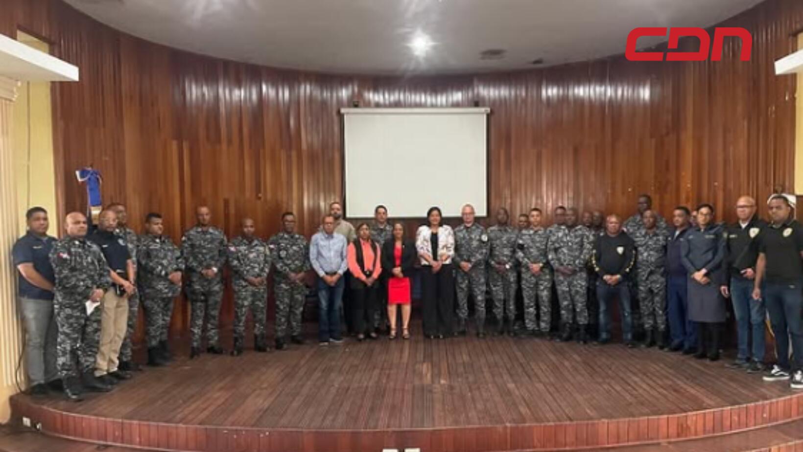 Reunión estratégica de la Fuerza de Tarea Conjunta refuerza la seguridad en San Cristóbal