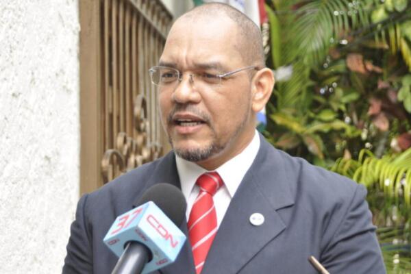 El director de la ONDP, Rodolfo Valentín, expresó que el sistema carcelario dominicano trata a los presos como desechos humanos.