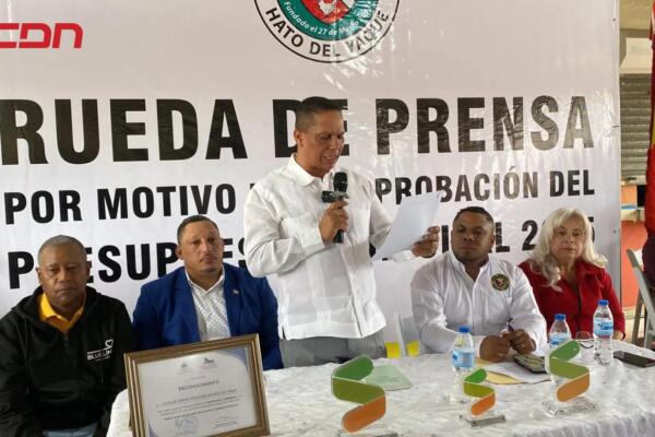  Vocales en Hato del Yaque piden aumento de salario. 