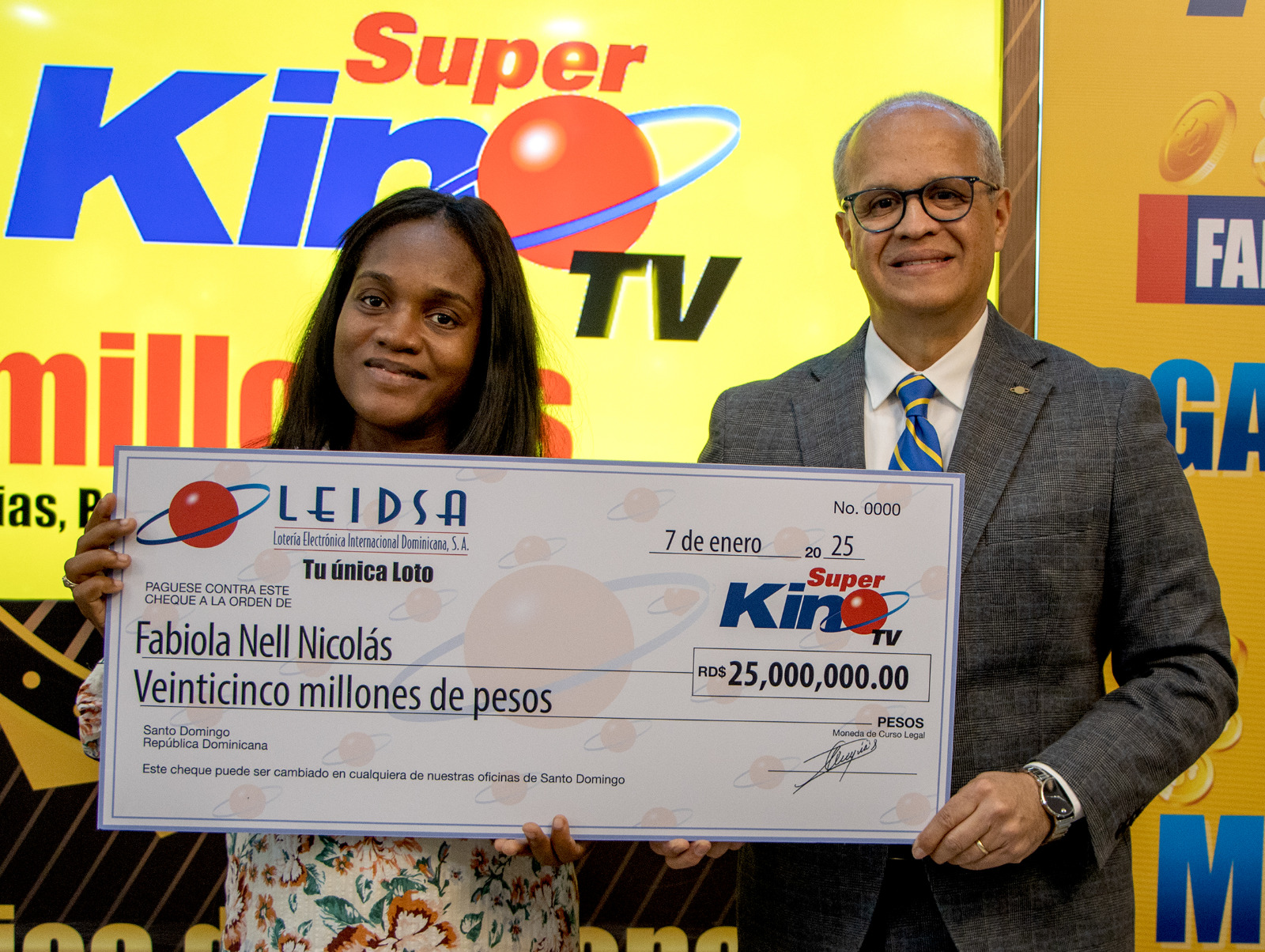Leidsa entrega 25 millones a ganadora del sorteo Súper Kino Tv