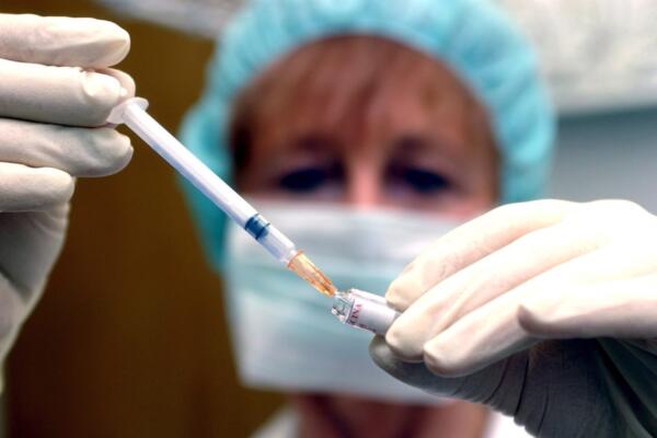 El anticuerpo ampliamente neutralizante, que reconoce una región relativamente estable del virus de la gripe aviar, es menos propenso a perder su eficacia que los anticuerpos dirigidos contra las estructuras de la gripe más propensas a las mutaciones.
