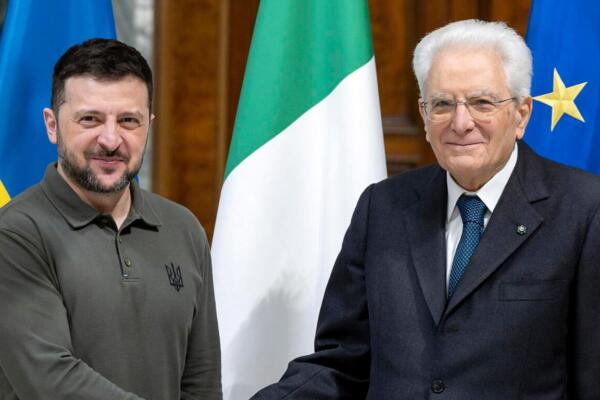 Sergio Mattarella se reunió este viernes con su homólogo ucraniano, Volodímir Zelenski, a quien confirmó su apoyo incondicional (foto: EFE)