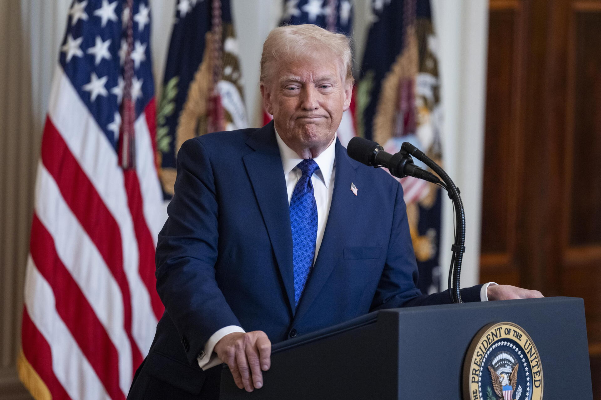 El presidente Estados Unidos, Donald Trump, habla antes de firmar la Ley Laken Riley en el Salón Este de la Casa Blanca en Washington, DC,