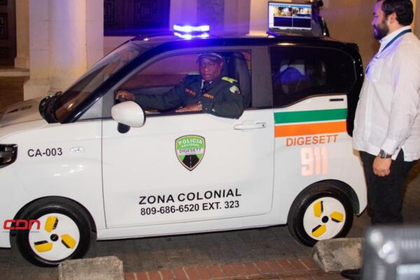 La donación se realizó en el Parque Colón, en la Zona Colonial de Santo Domingo. (foto, fuente externa)