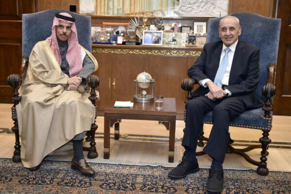 Jefe de la diplomacia saudí ofrece apoyo 