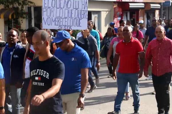 La seccional de la ADP en Las Matas de Farfán expresó rechazo del Minerd de contratar personas que no están en espera de nombramiento.