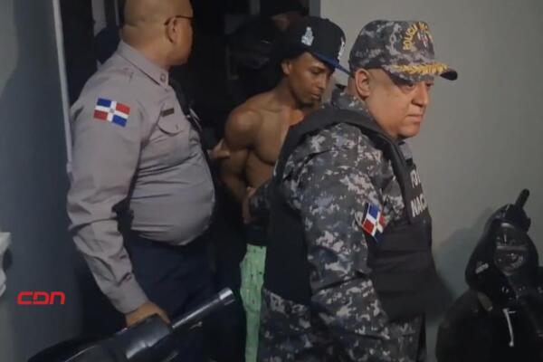 Ambos sujetos eran activamente buscados mediante la orden de arresto No. 2024-AJ0023494. (Foto, fuente externa)