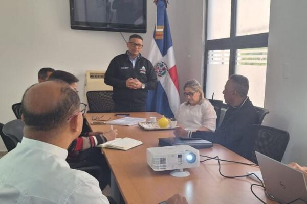 Foto del director de Participación Comunitaria del Ministerio de Educación, Luis Gabriel Ventura Regalado.