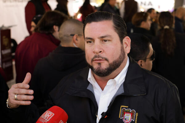 El alcalde de Tijuana, Ismael Burgueño Ruiz, habla durante un acto protocolario en Tijuana (México). 
EFE/ Joebeth Terríquez