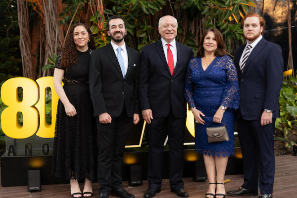 Mónica Esteva, Rafael Esteva, Pedro Esteva, Tania Esteva y Juan Pedro Esteva 
