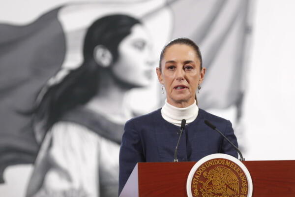 La presidenta de México, Claudia Sheinbaum, participa este lunes durante una rueda de prensa en Palacio Nacional en la Ciudad de México