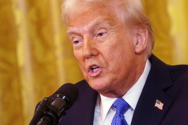 Trump firma los aranceles del 25 % a las importaciones de aluminio y acero estadounidenses