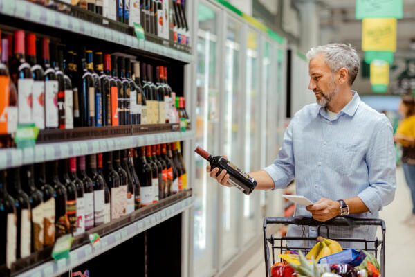 Vinos, cervezas y licores estadounidenses desaparecen de las tiendas canadienses