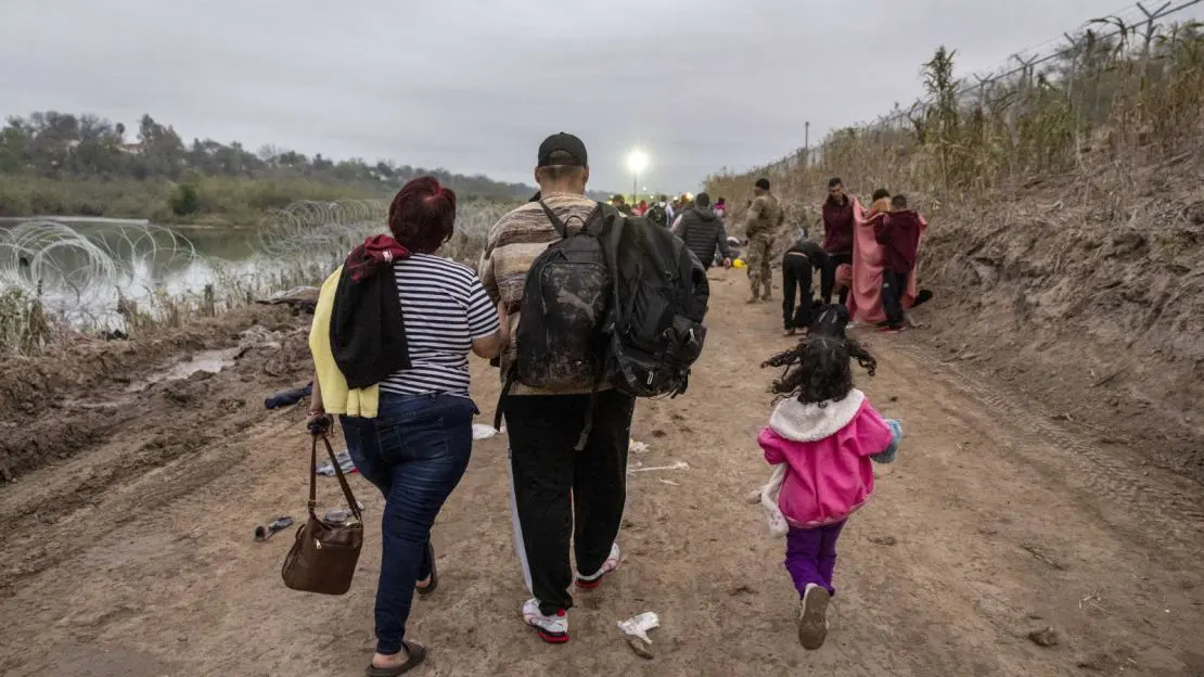 EE.UU. inicia suspención de los fondos de ayuda legal a menores migrantes no acompañados